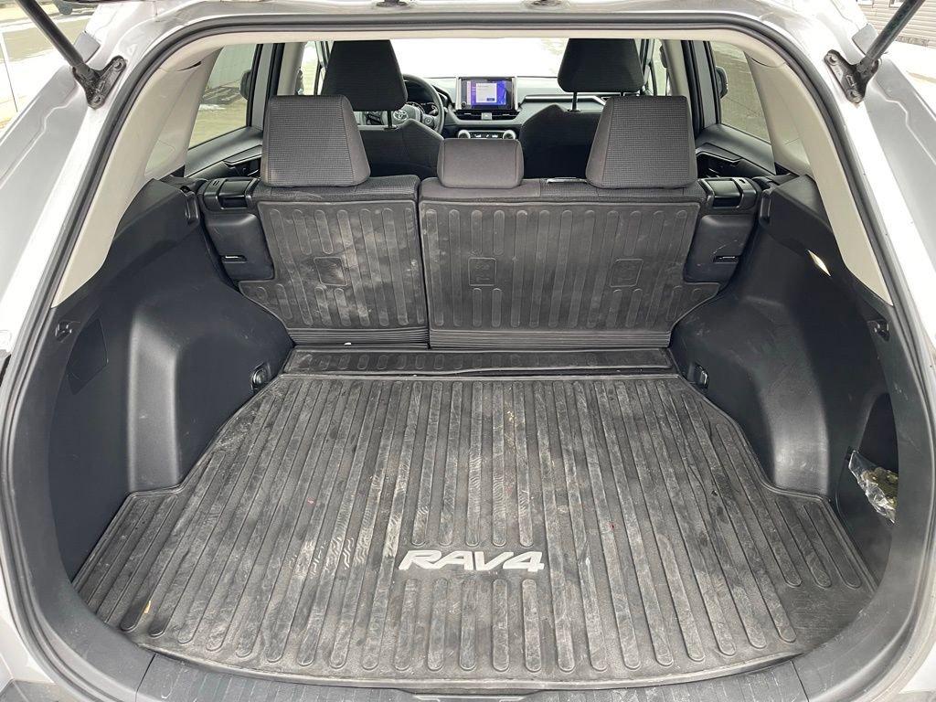 Used 2023 Toyota RAV4 LE image 9