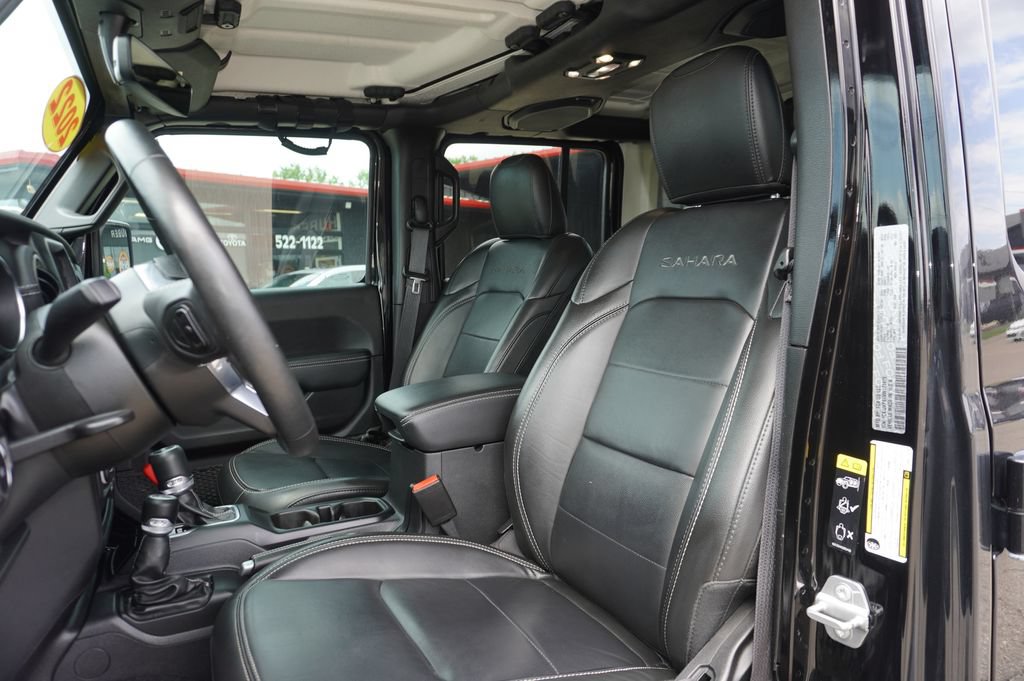 Used 2022 Jeep Wrangler Unlimited Sahara w/ Cold Weather Group AWD/4WD image 23