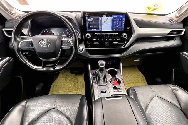 Used 2022 Toyota Highlander Platinum FWD image 15