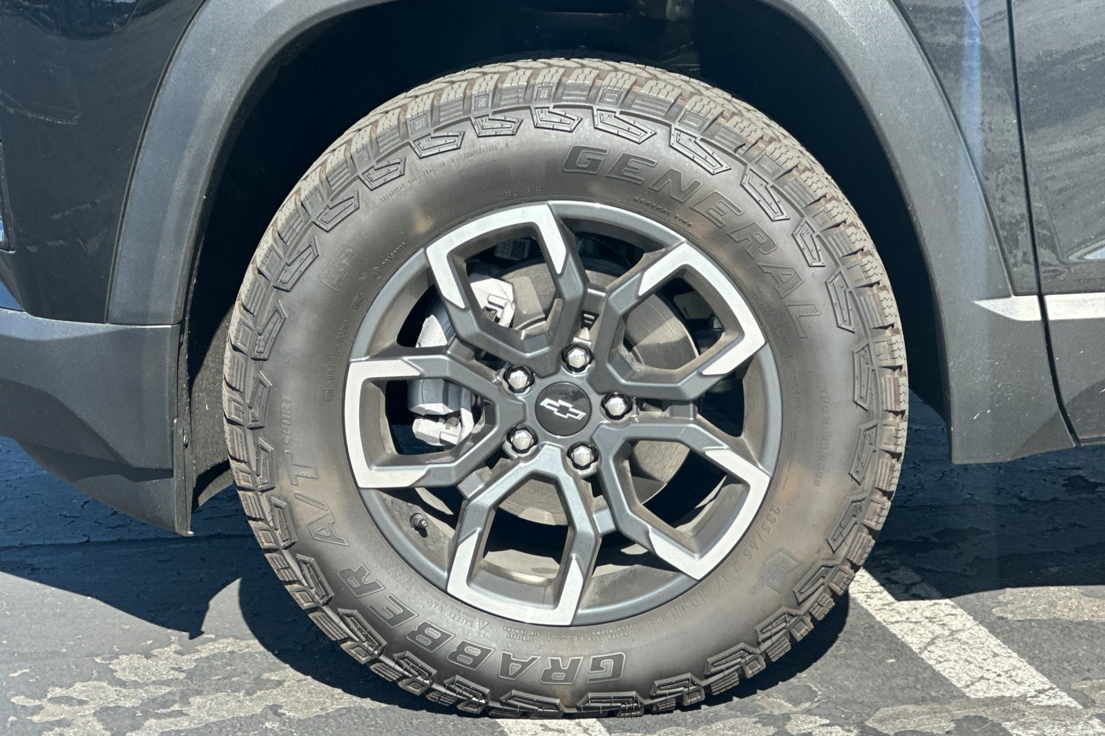 Used 2026 Chevrolet Equinox ACTIV w/ Convenience Package III FWD image 43