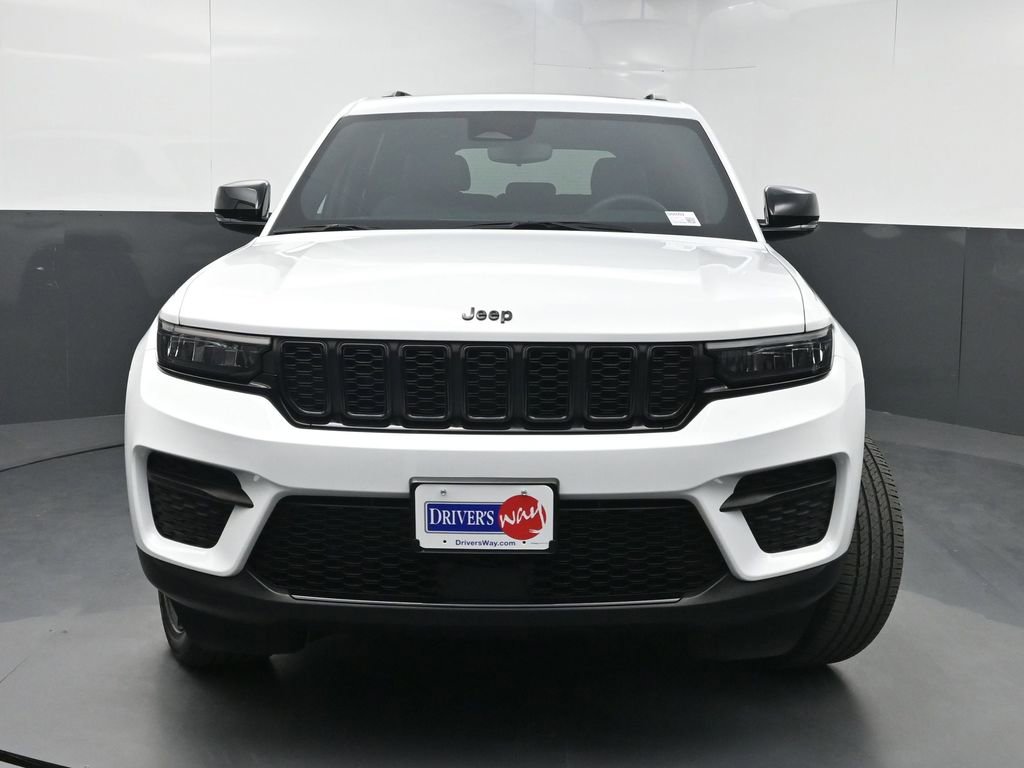 Used 2023 Jeep Grand Cherokee Altitude AWD/4WD image 42