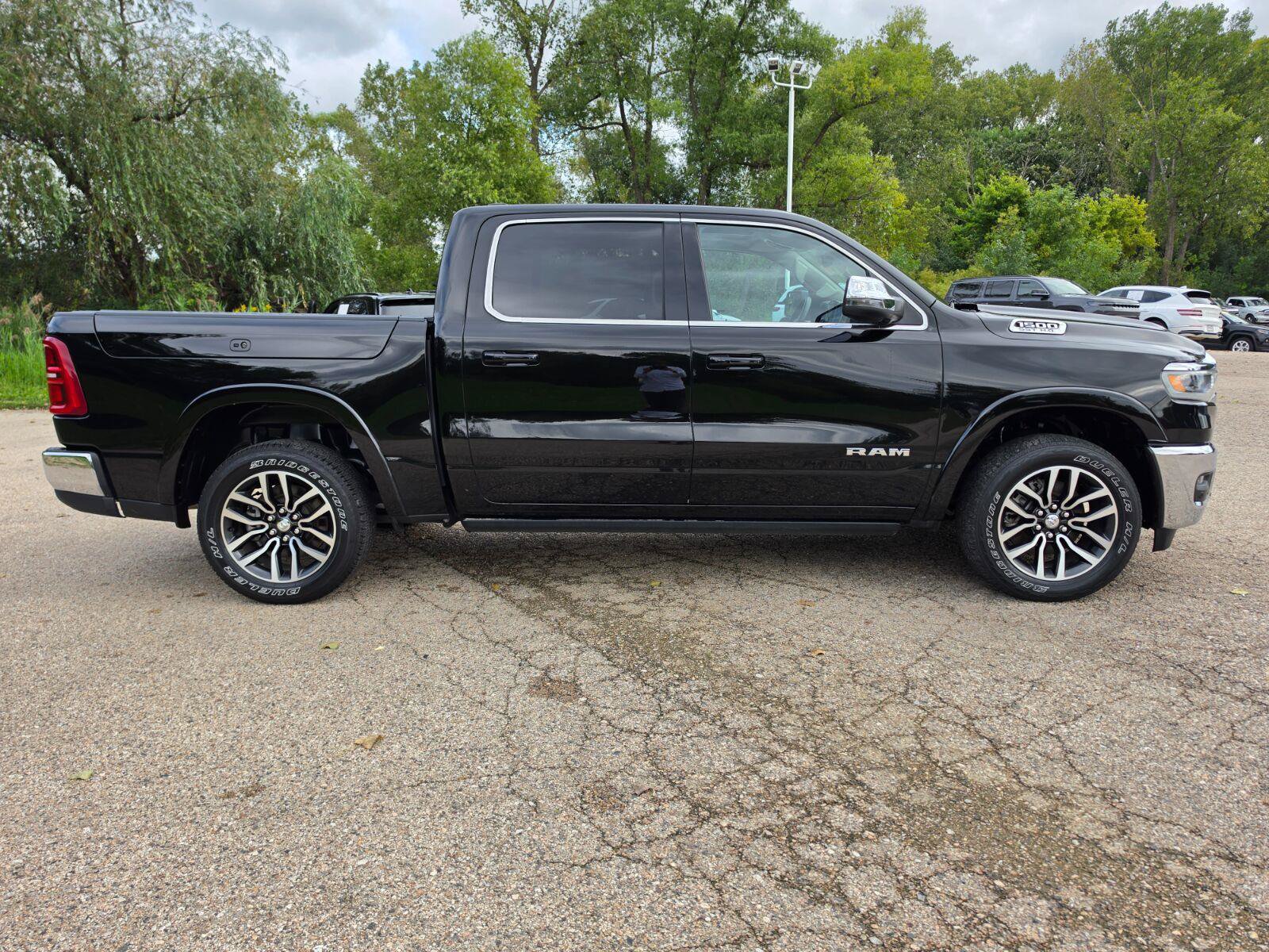 Used 2025 RAM 1500 Limited AWD/4WD image 6