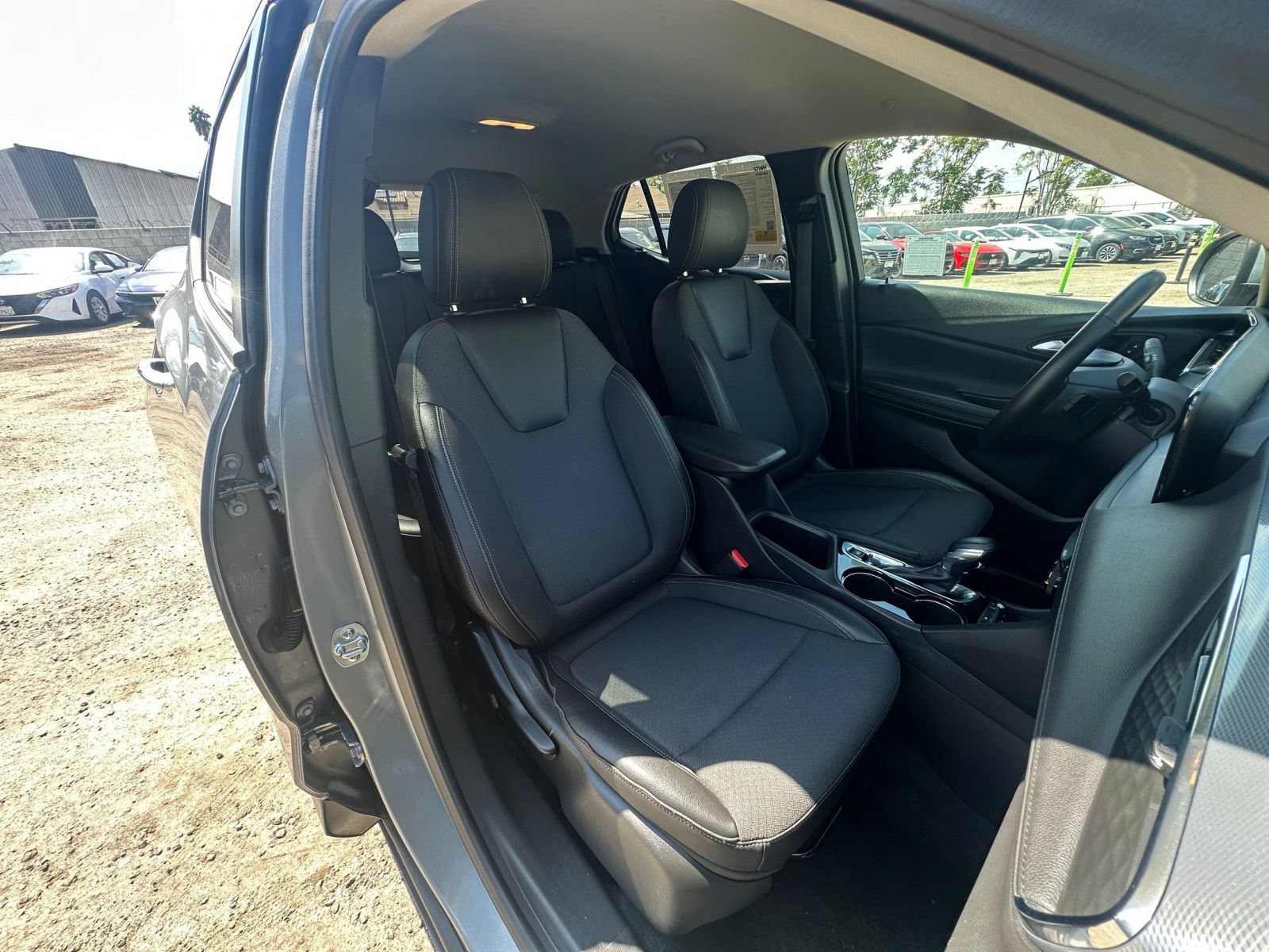Used 2025 Buick Encore GX Preferred FWD image 34