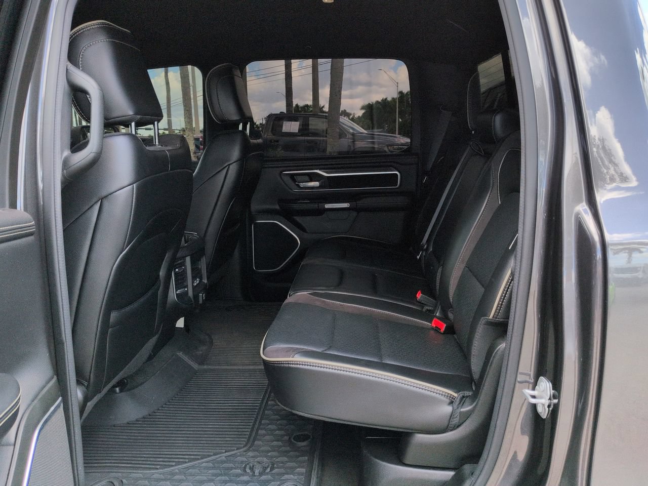 Used 2023 RAM 1500 Laramie AWD/4WD image 14