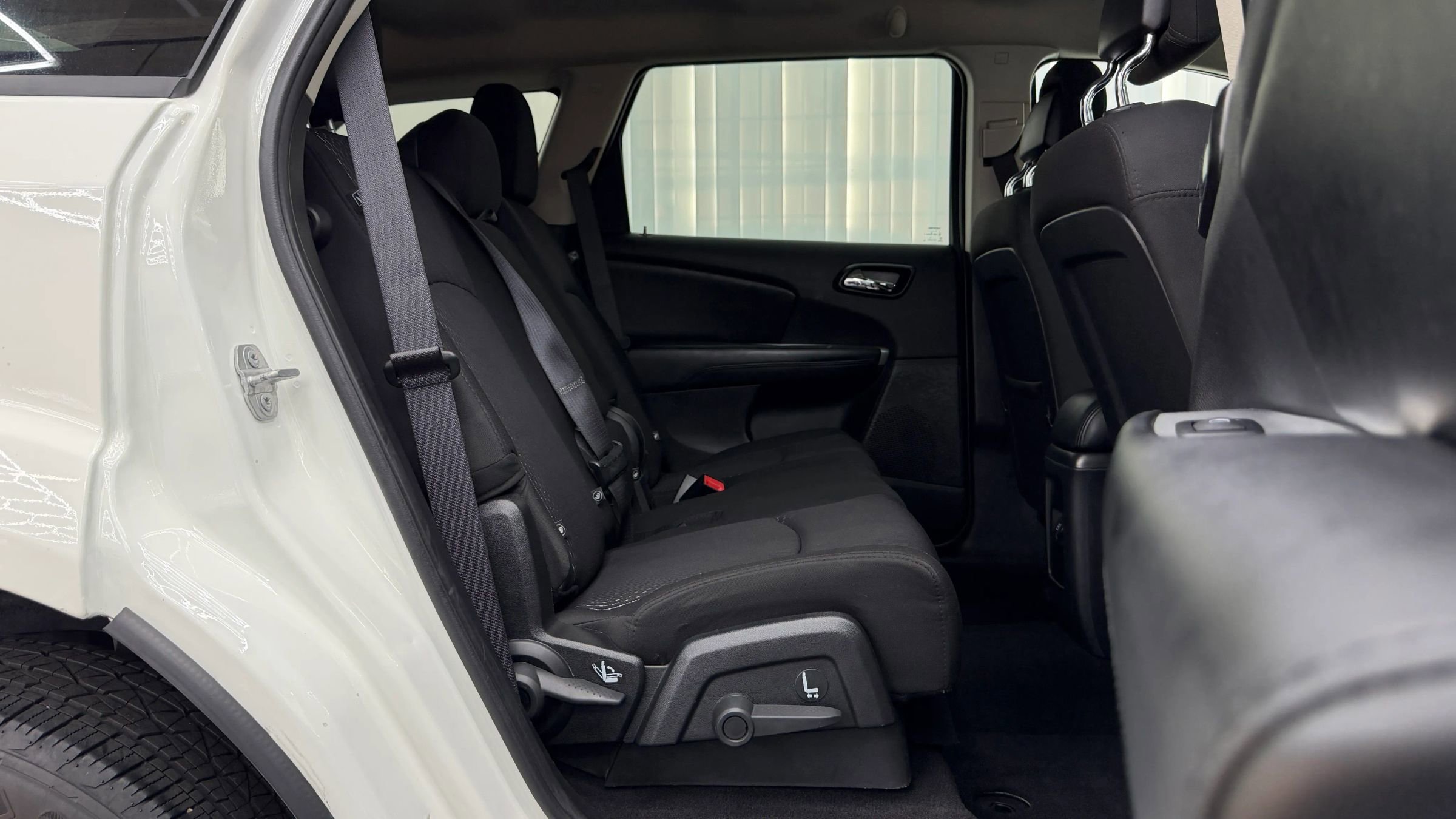 Used 2015 Dodge Journey SXT w/ Flexible Seating Group image 13