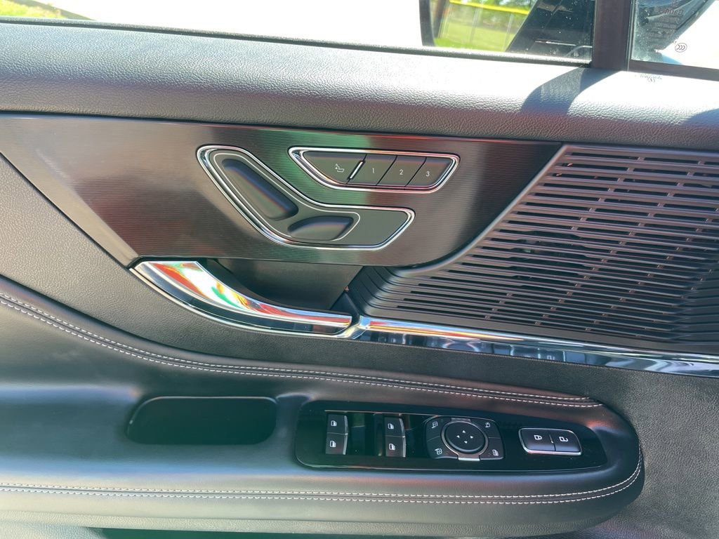 Used 2022 Lincoln Corsair Reserve AWD/4WD image 18