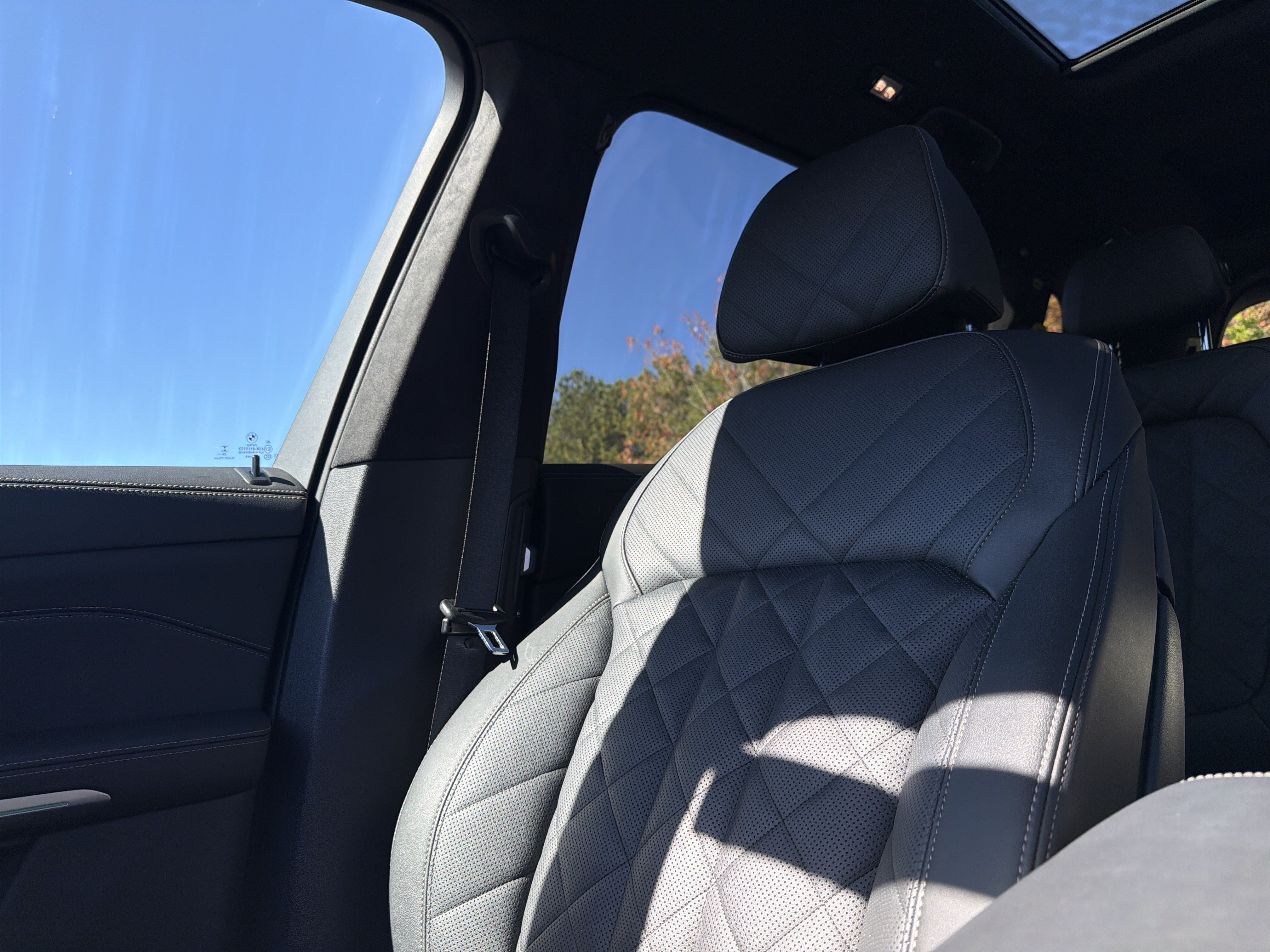 Used 2024 BMW X7 xDrive40i w/ M Sport Package AWD/4WD image 26