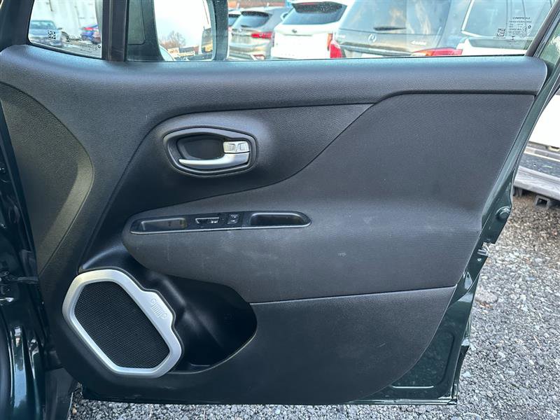 Used 2021 Jeep Renegade Sport image 21