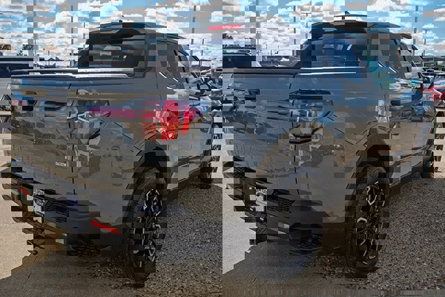 Used 2024 Hyundai Santa Cruz SE image 4