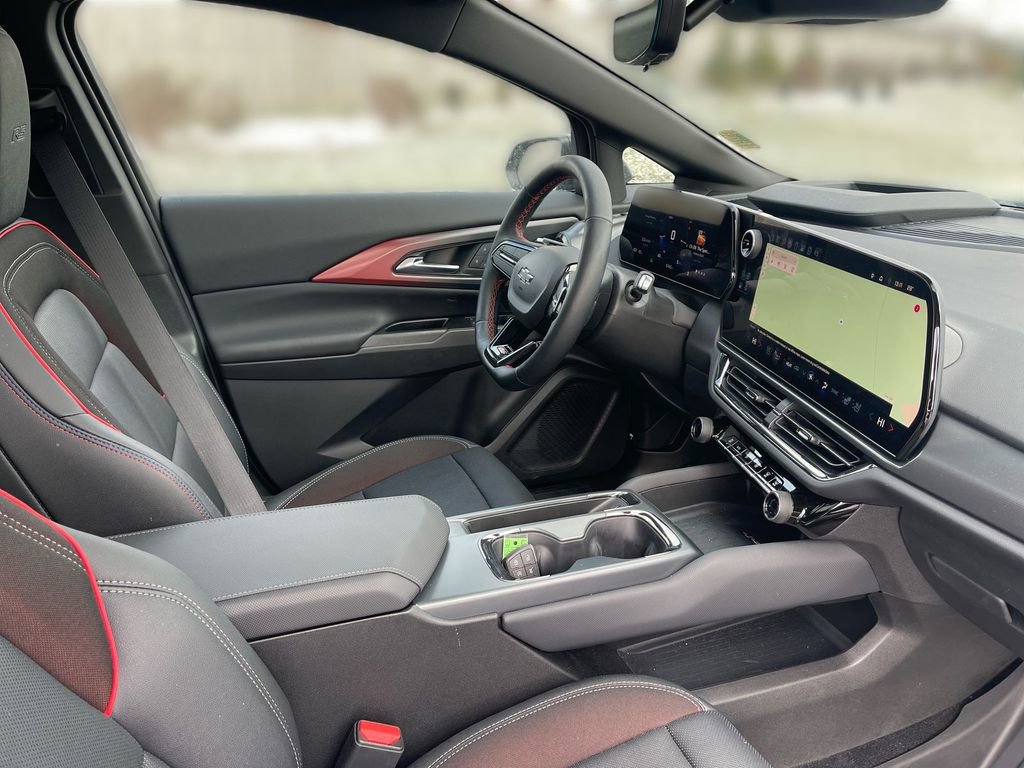 Used 2025 Chevrolet Equinox EV RS image 24