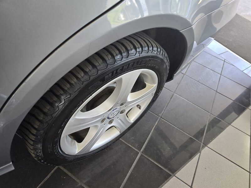 Used 2014 Mercedes-Benz E 350 4MATIC Sedan image 39