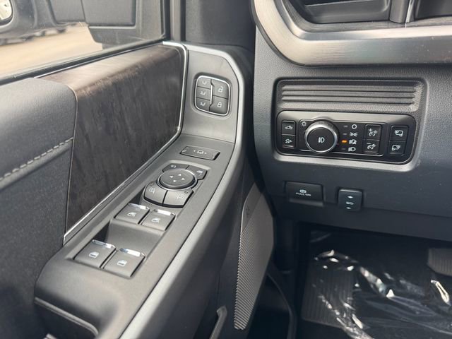 New 2026 Ford F350 Lariat w/ Black Appearance Package image 29