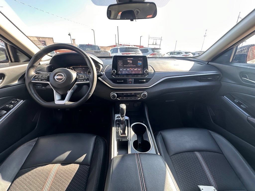 Certified 2025 Nissan Altima 2.5 SR FWD image 19