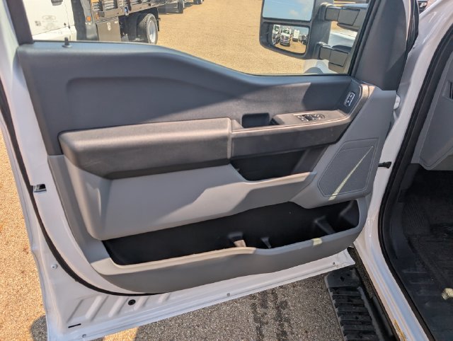 New 2026 Ford F550 4x4 Regular Cab Super Duty image 12