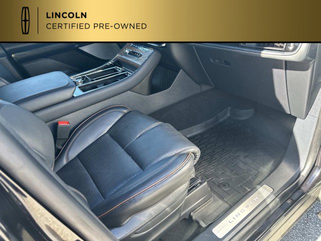 Certified 2025 Lincoln Aviator Black Label image 32
