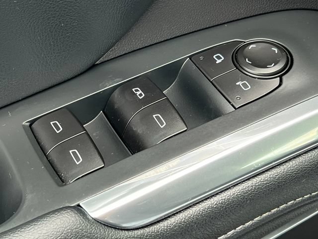 Used 2026 Chevrolet Traverse LT AWD/4WD image 17