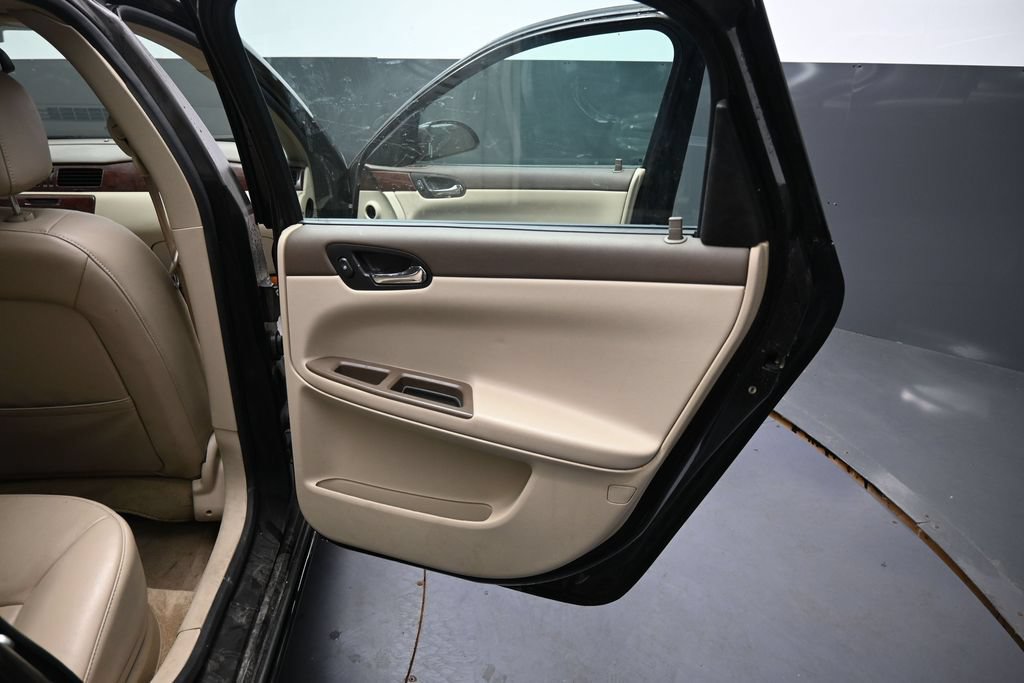 Used 2008 Chevrolet Impala LT w/ Luxury Edition Package FWD image 19