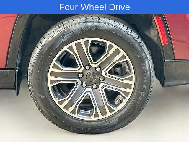 Used 2023 Jeep Wagoneer L Series II AWD/4WD image 6