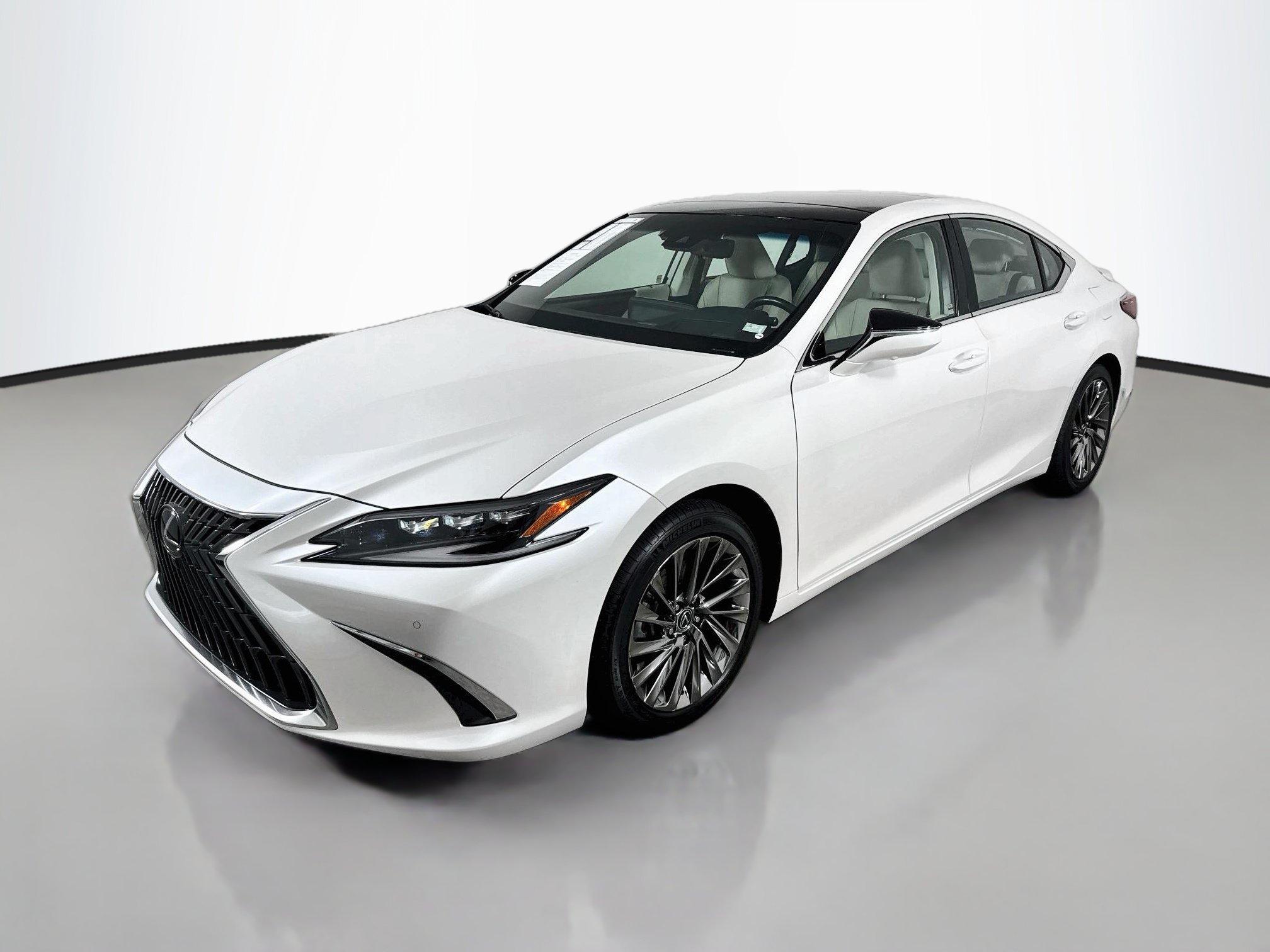 Certified 2025 Lexus ES 350 Ultra Luxury w/ Accessory Package (Z2) FWD image 3
