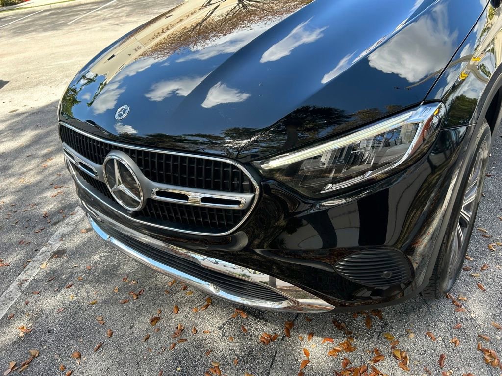 Used 2023 Mercedes-Benz GLC 300 4MATIC w/ Exclusive Trim Package image 17