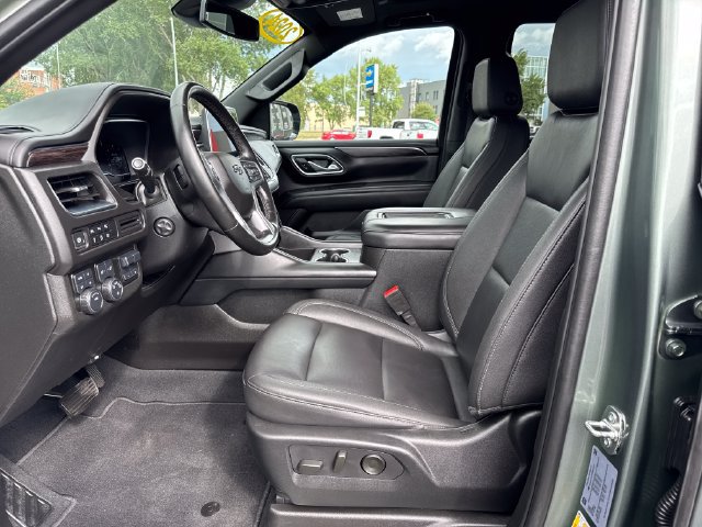 Used 2024 Chevrolet Tahoe Z71 w/ Luxury Package AWD/4WD image 9