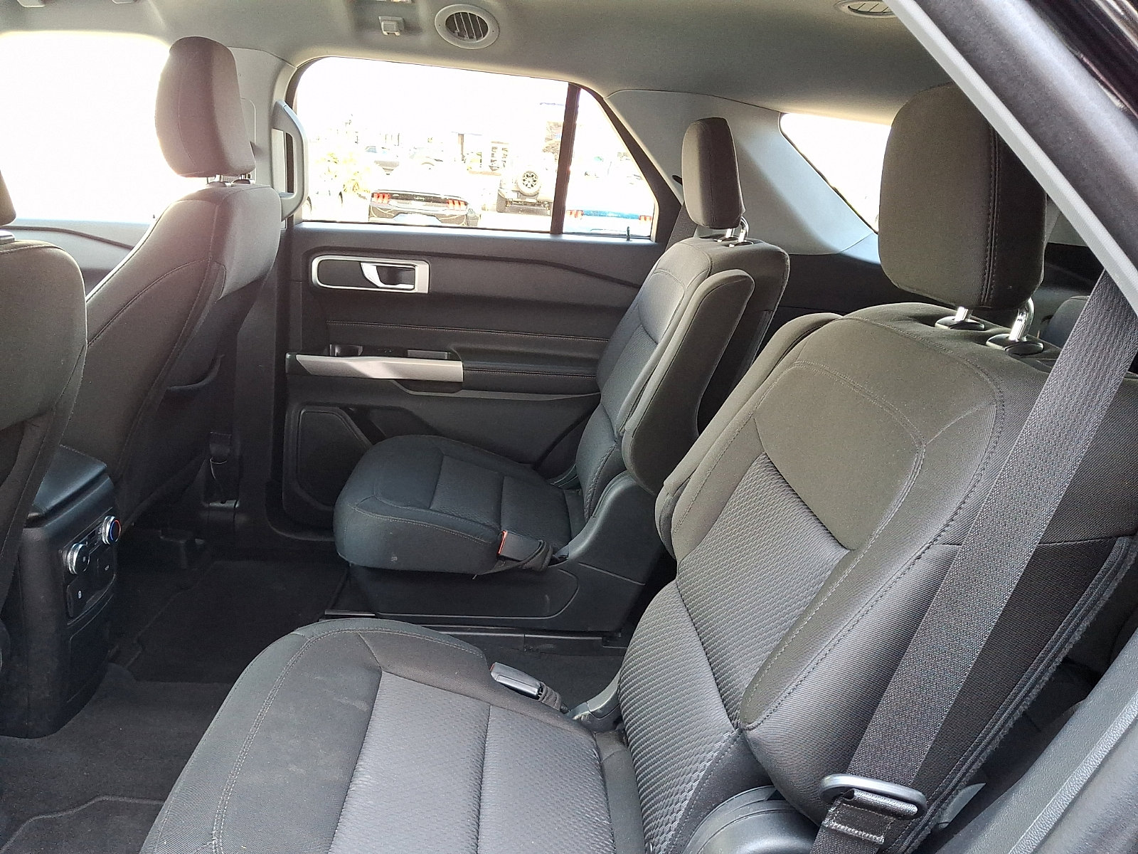 Certified 2022 Ford Explorer XLT w/ Class IV Trailer Tow Package image 11