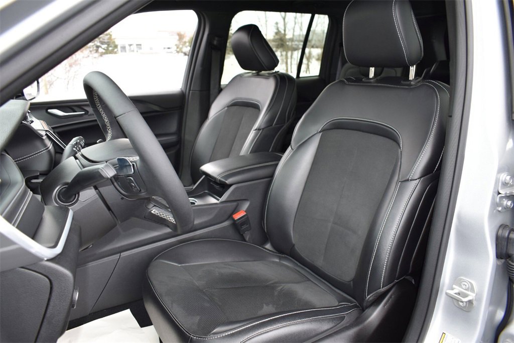 Used 2024 Jeep Grand Cherokee Altitude image 13