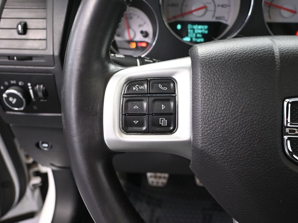 Used 2013 Dodge Challenger R/T image 28