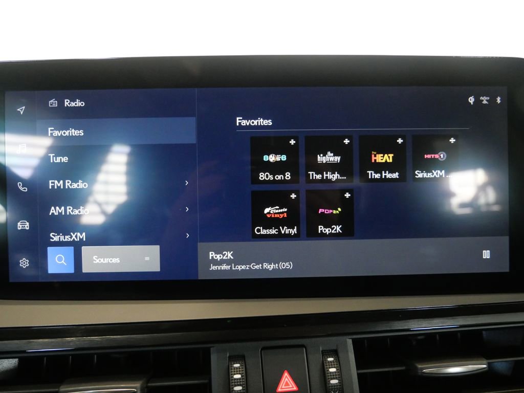 Used 2023 Lexus ES 300h w/ Accessory Package (Z2) image 22