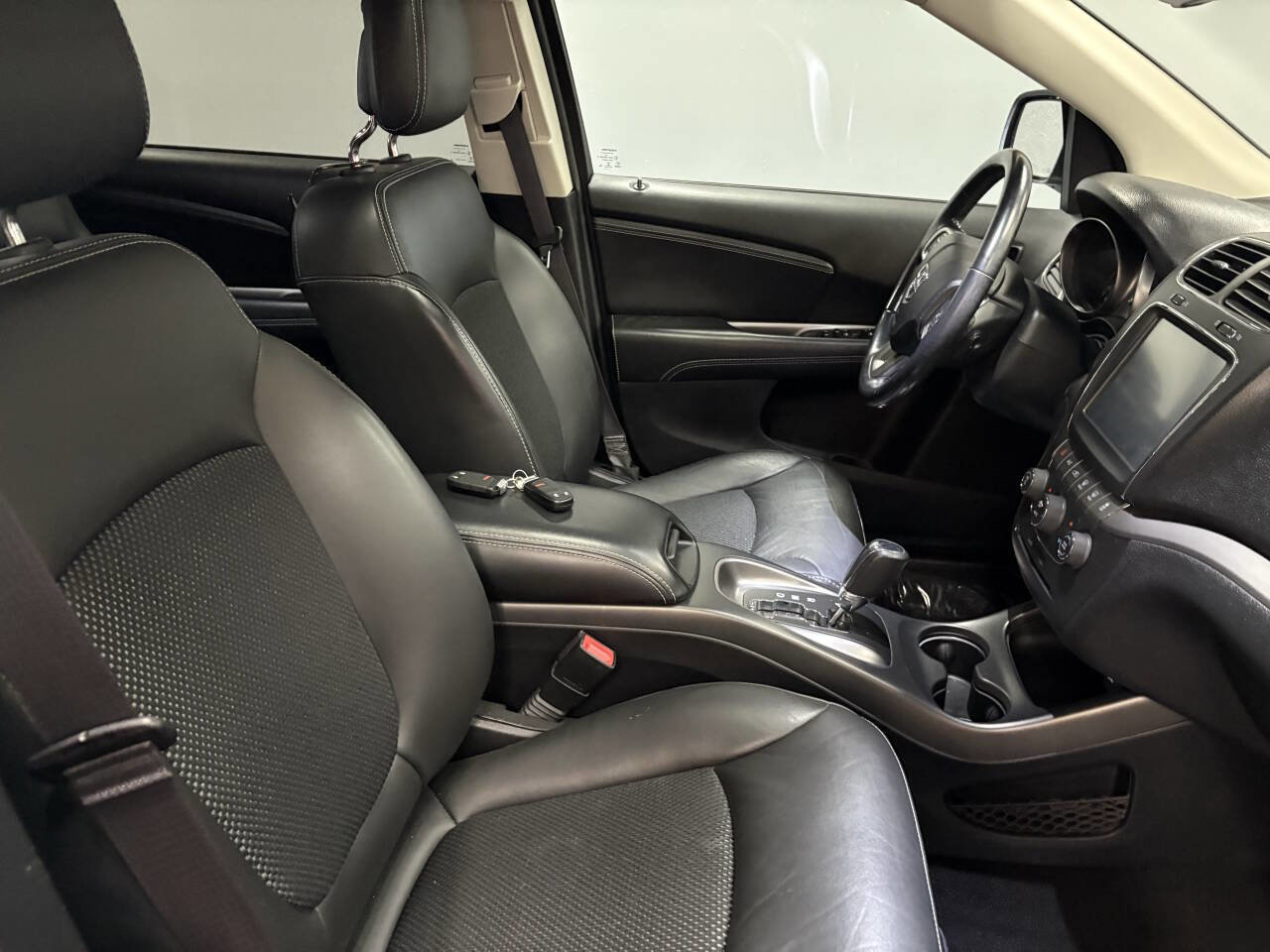 Used 2019 Dodge Journey Crossroad w/ Nav & Sun Group image 28