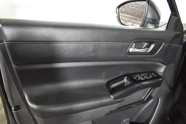 Used 2022 Nissan Pathfinder SV w/ SV Premium Package AWD/4WD image 7