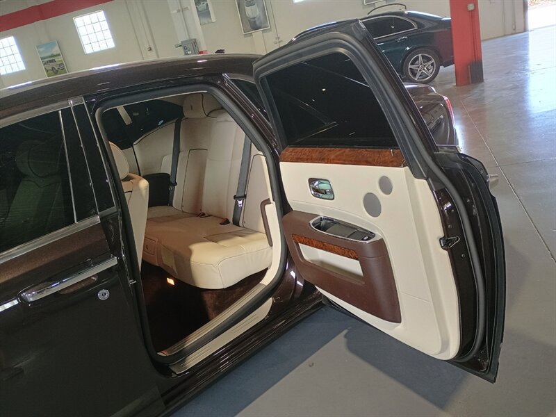Used 2013 Rolls-Royce Ghost RWD image 34