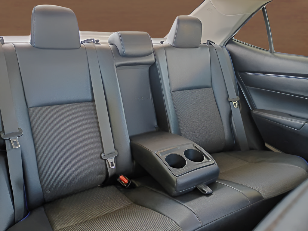 Used 2019 Toyota Corolla SE FWD image 18