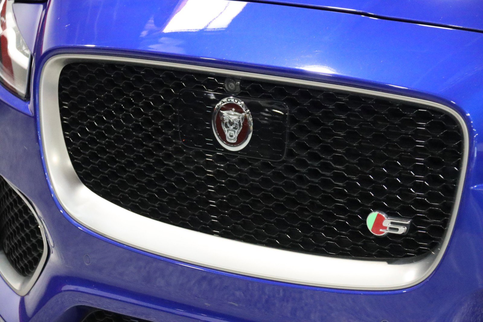 Used 2019 Jaguar F-PACE S image 14