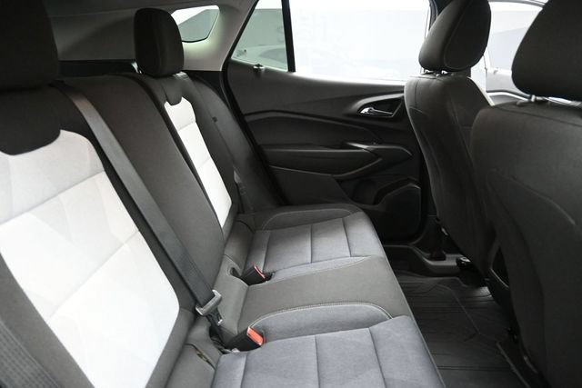 Used 2024 Chevrolet Trax LS w/ LS Convenience Package FWD image 29