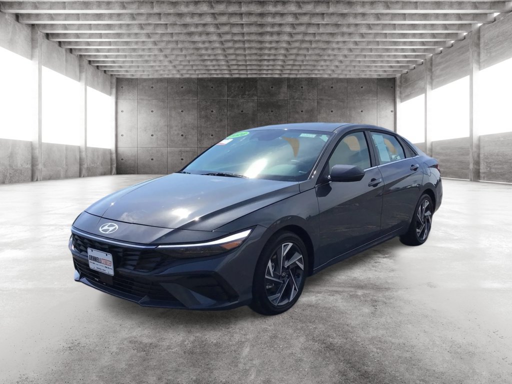 Used 2026 Hyundai Elantra Limited w/ Cargo Package