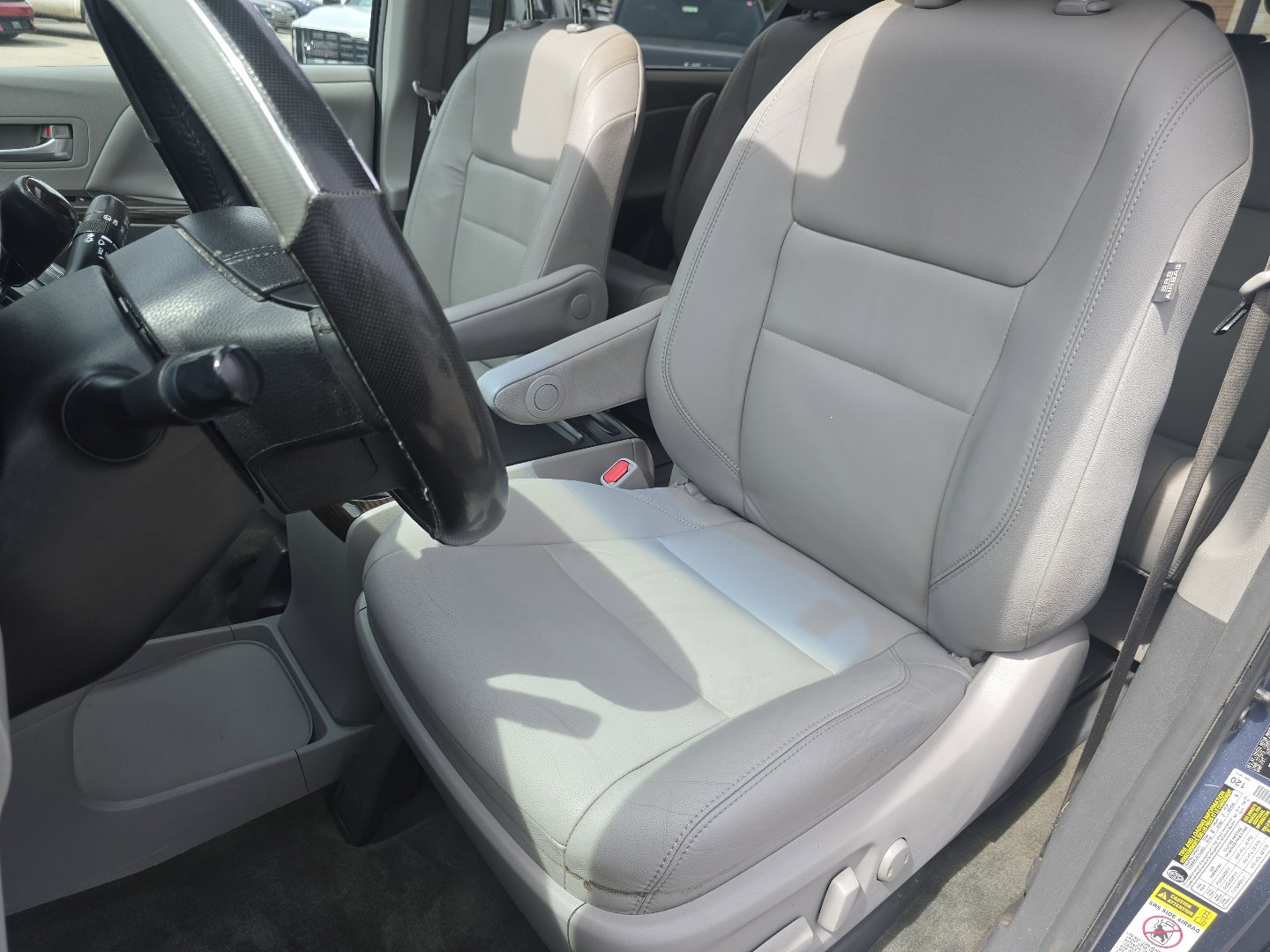 Used 2015 Toyota Sienna XLE Premium FWD image 22