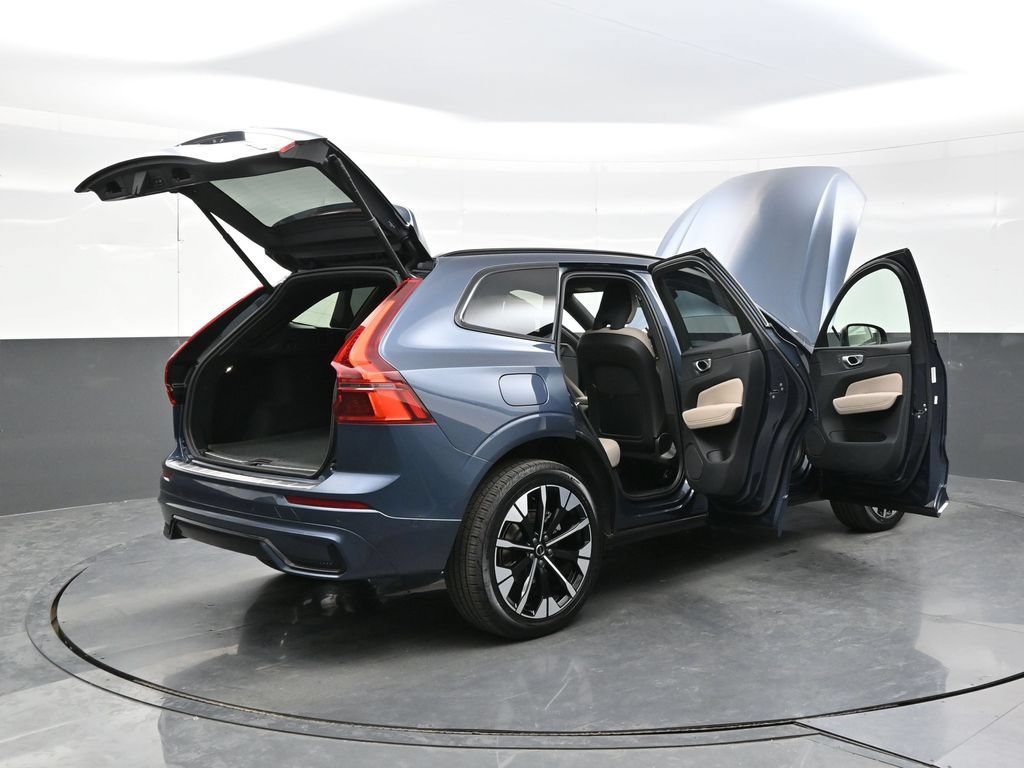 Used 2026 Volvo XC60 B5 Plus AWD/4WD image 43