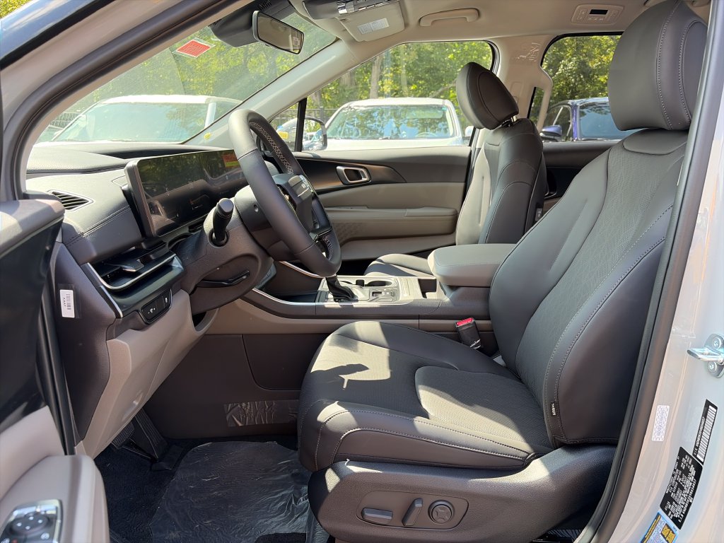 New 2027 Kia Carnival FWD image 14