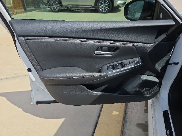 Used 2023 Nissan Sentra SR w/ SR Premium Package FWD image 11