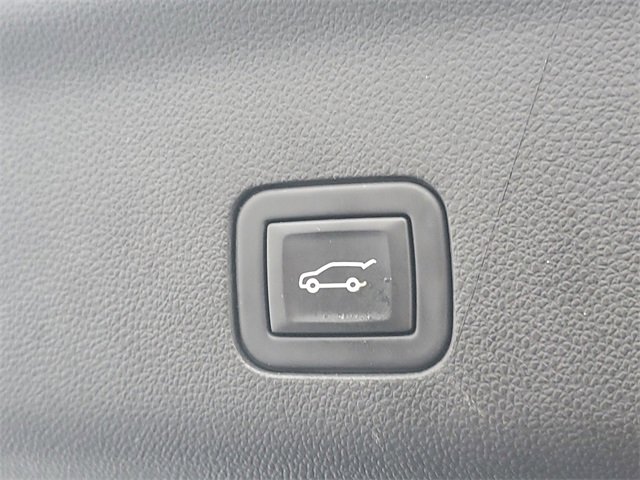 Certified 2023 Chevrolet Suburban Premier image 8