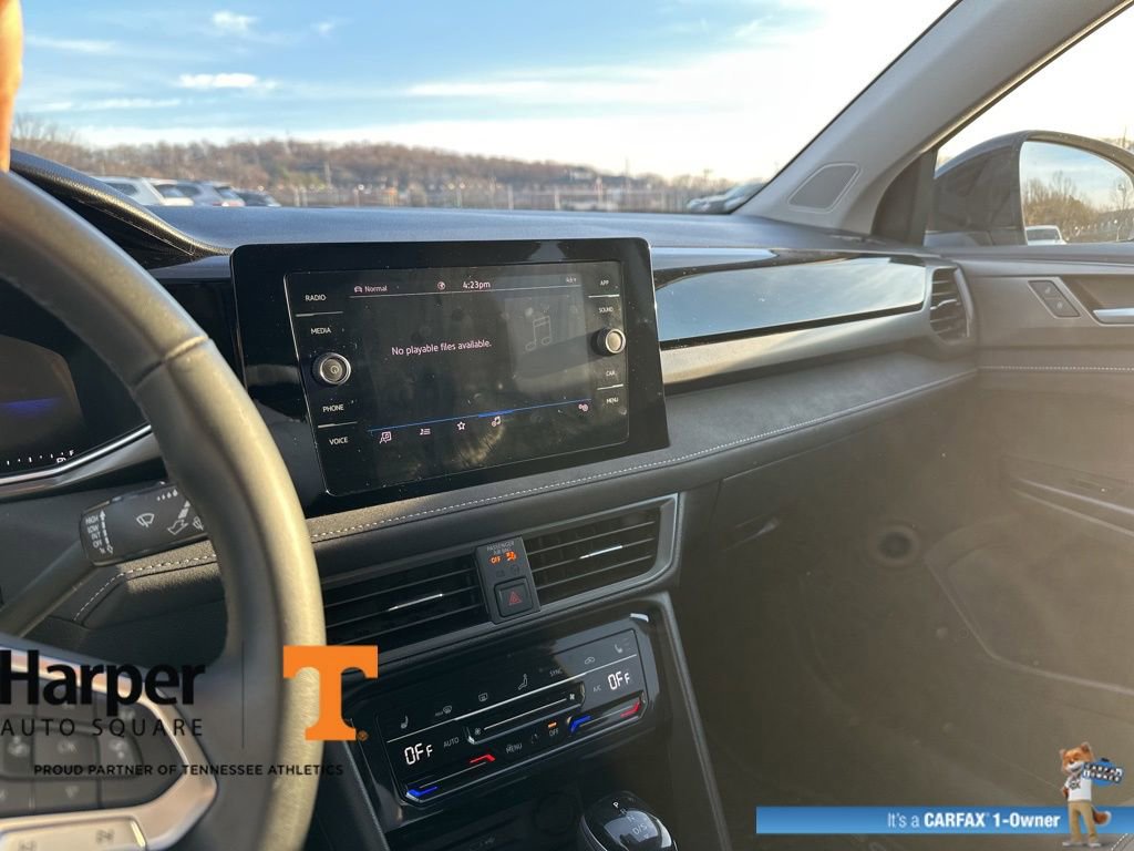 Used 2025 Volkswagen Taos SE image 16