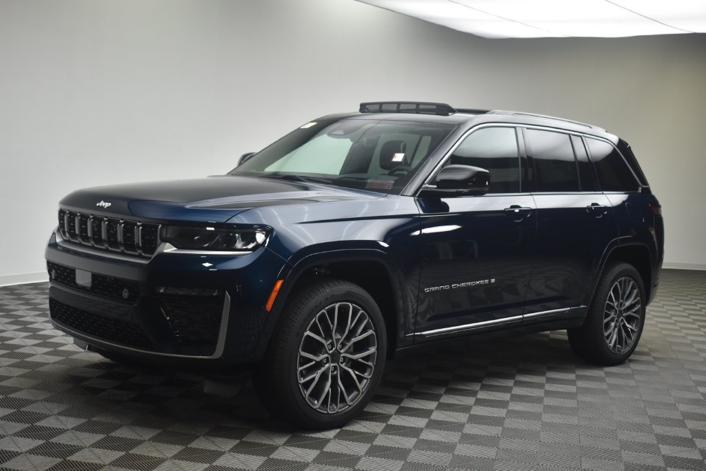 New 2027 Jeep Grand Cherokee Summit AWD/4WD image 16