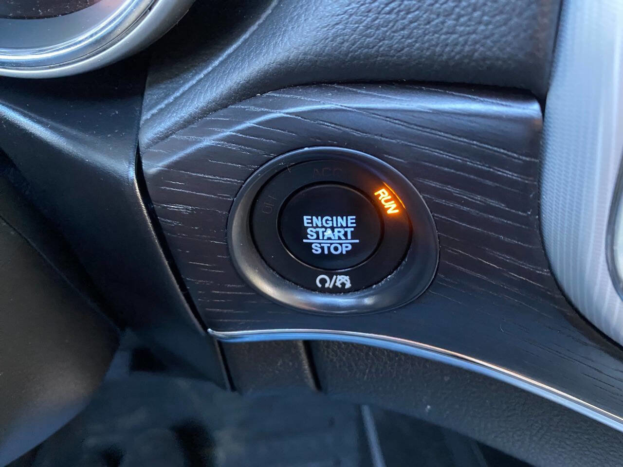 Used 2018 Jeep Grand Cherokee Summit w/ Skid Plate Group image 25