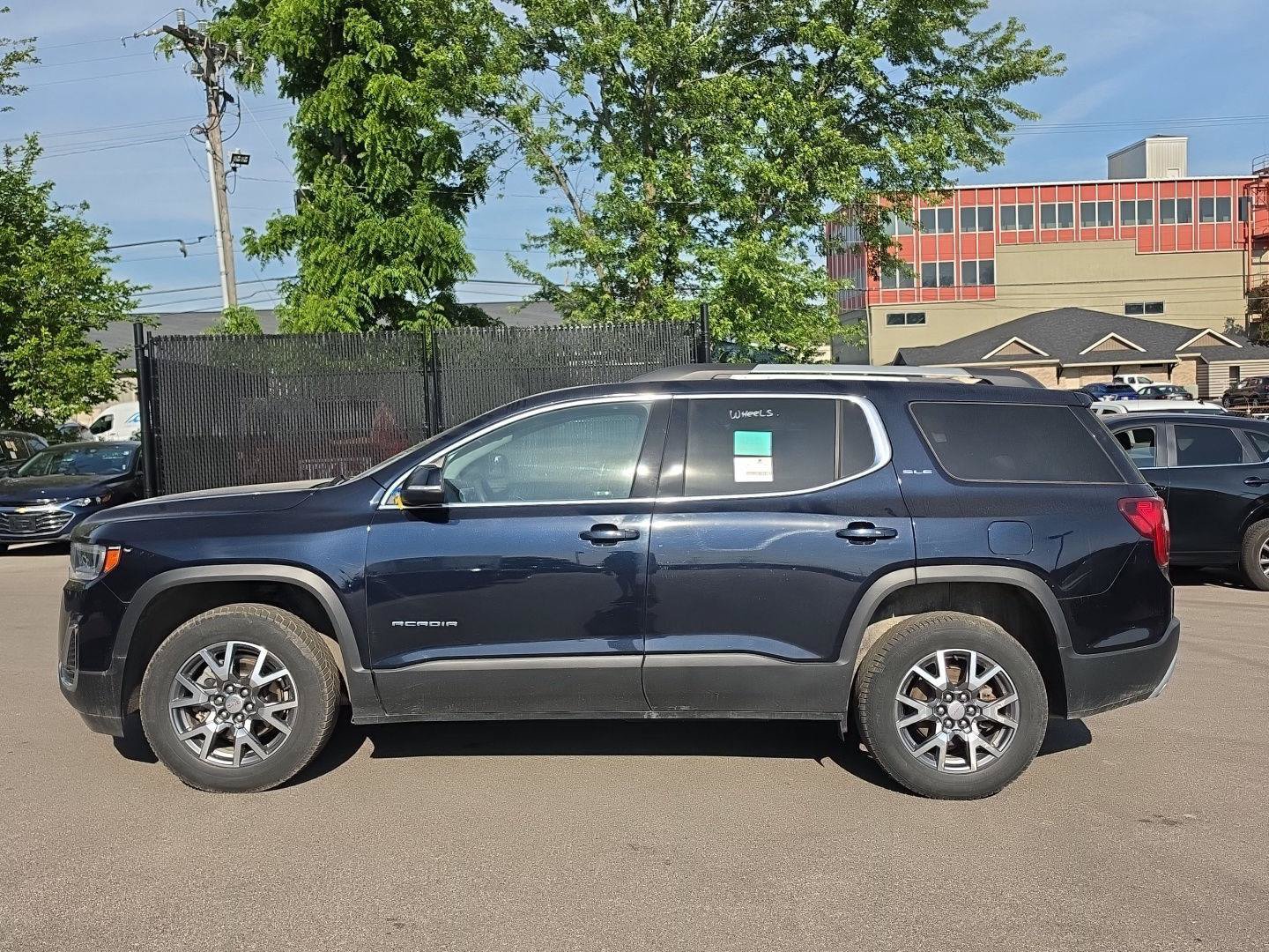Used 2022 GMC Acadia SLE w/ LPO, Cargo Package AWD/4WD image 6