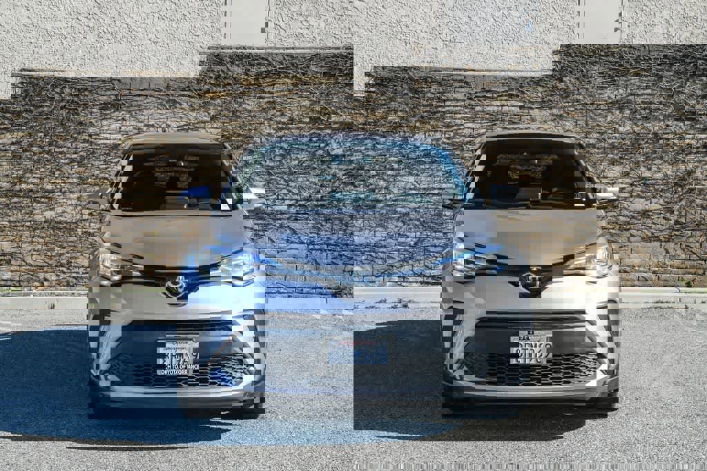 Used 2020 Toyota C-HR LE image 2