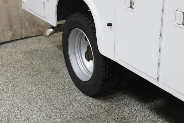 Used 2002 Ford F550 XL image 14