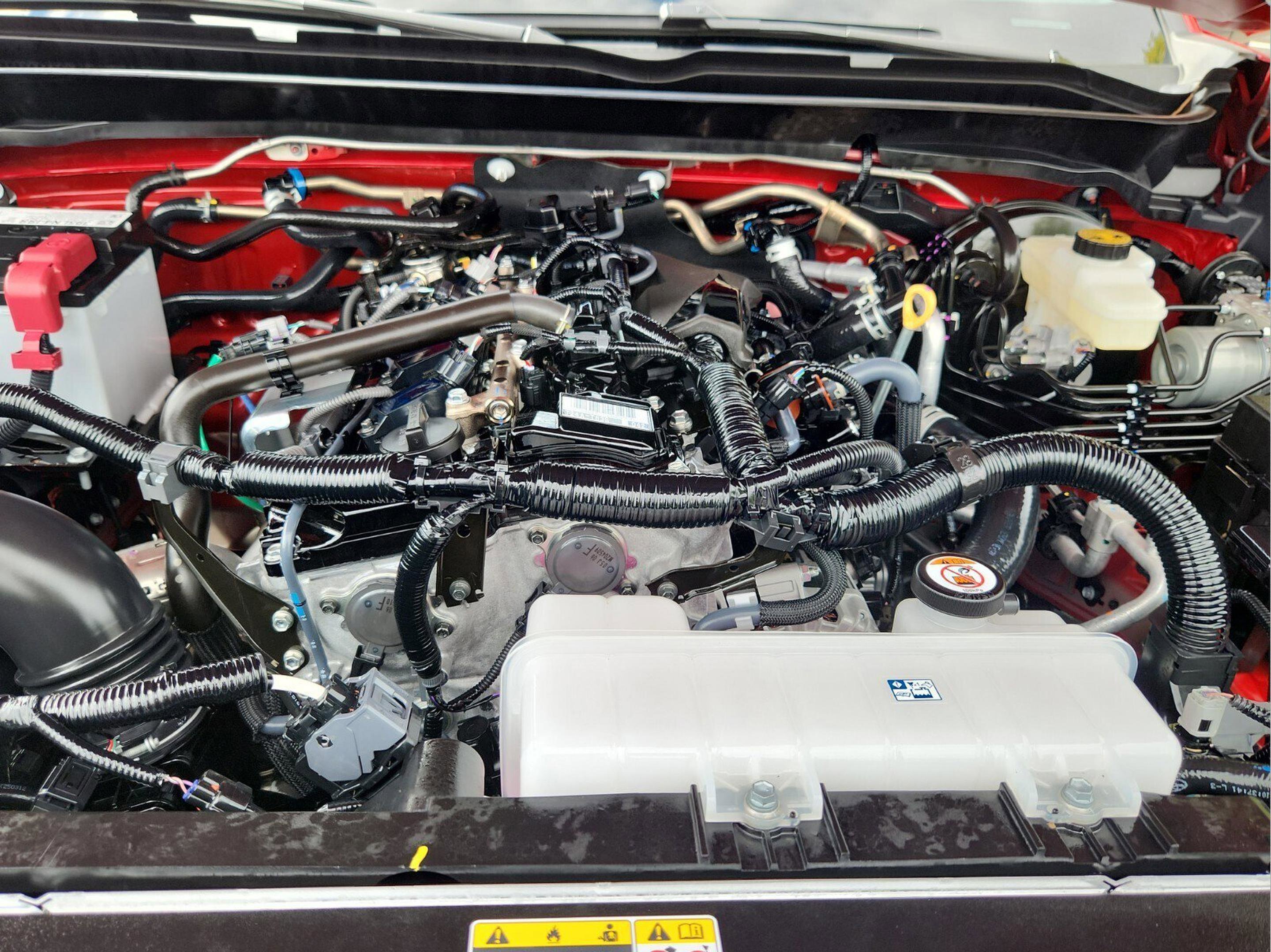 Certified 2025 Toyota Tacoma SR5 image 28