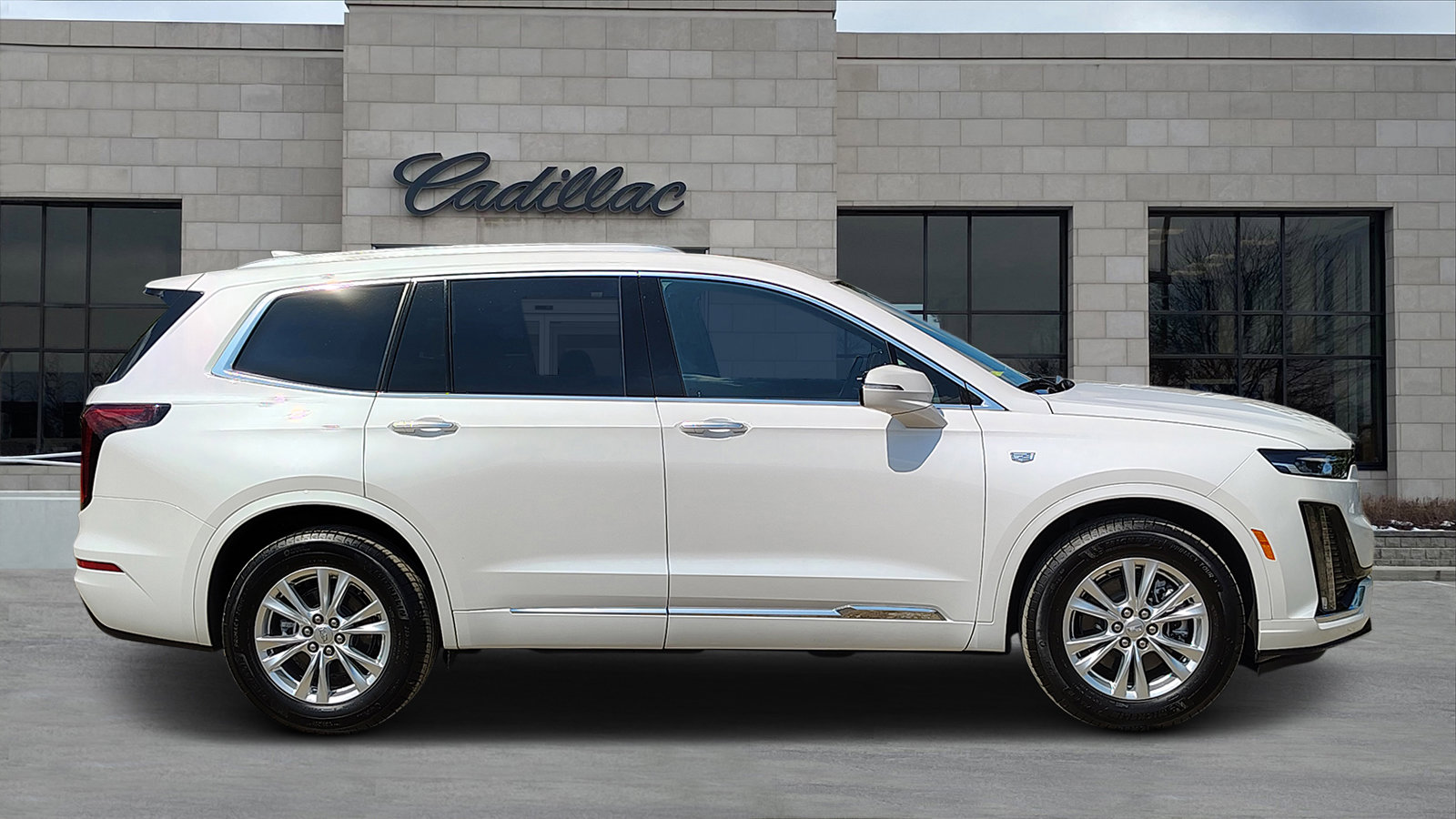 New 2025 Cadillac XT6 Luxury w/ LPO, Premium Carpet Package image 2