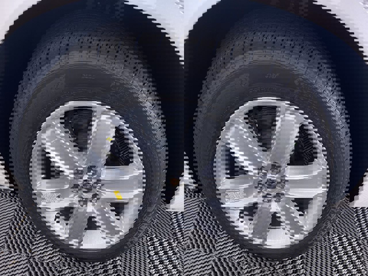 New 2025 Cadillac XT6 Luxury w/ LPO, Red Accent Package image 32